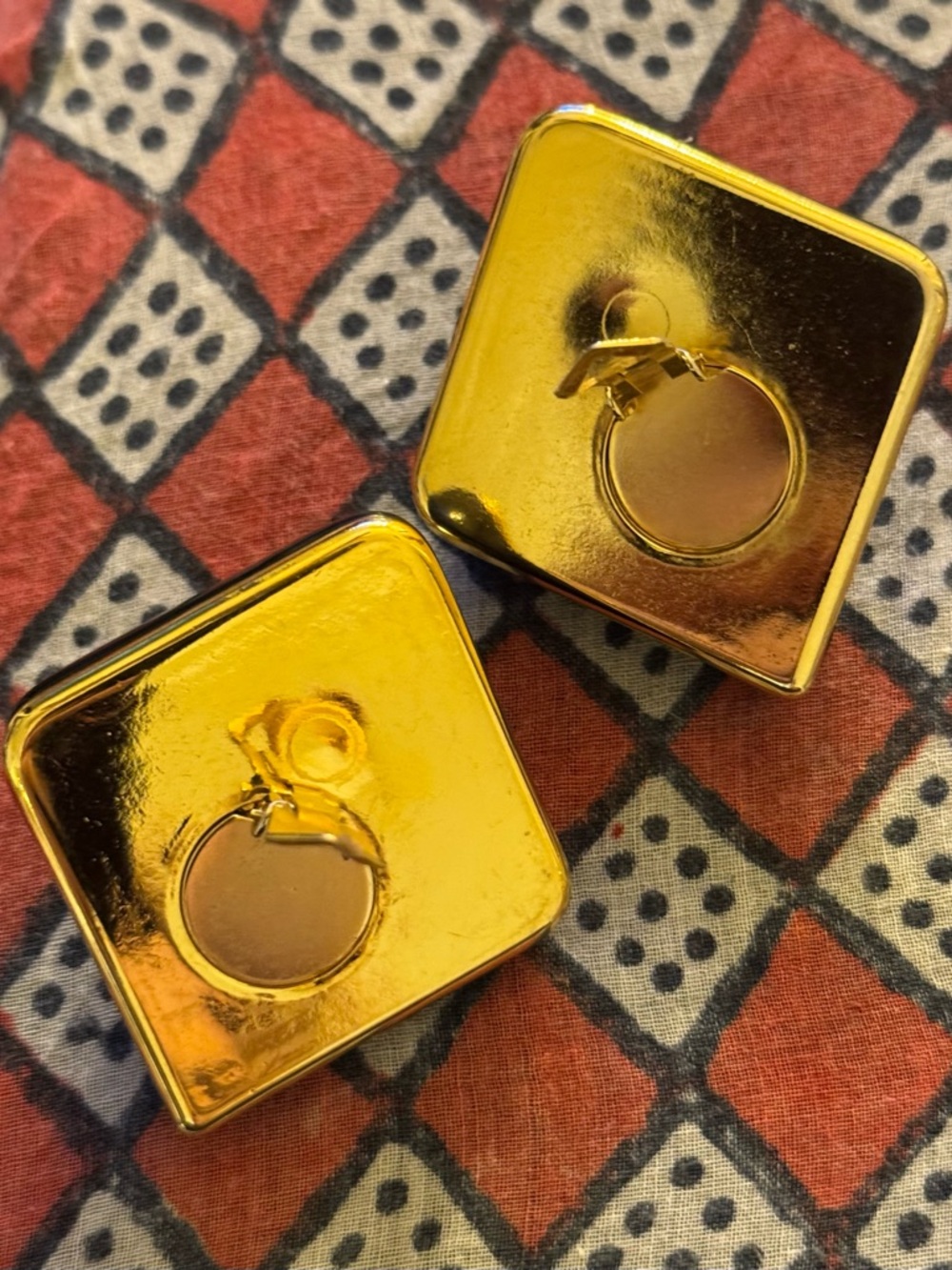 Black Diamond Lucite VTG Italian Earrings with Clear Crystal and Gold Trim - Picture 9 of 13